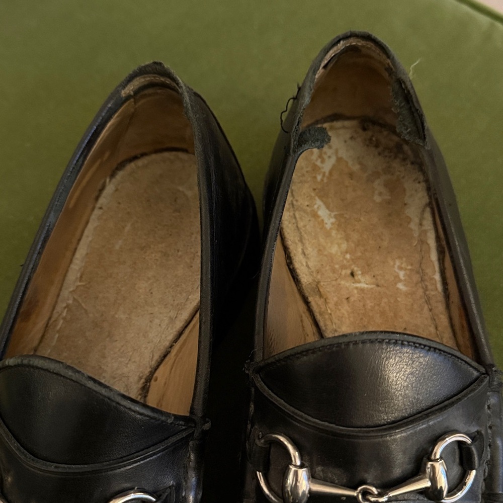 Gucci Men's Black Leather lug sole Loafers - Picture 2 of 6